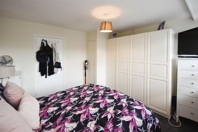 Flat for sale in Otho Court, Augustus Close, Brentford