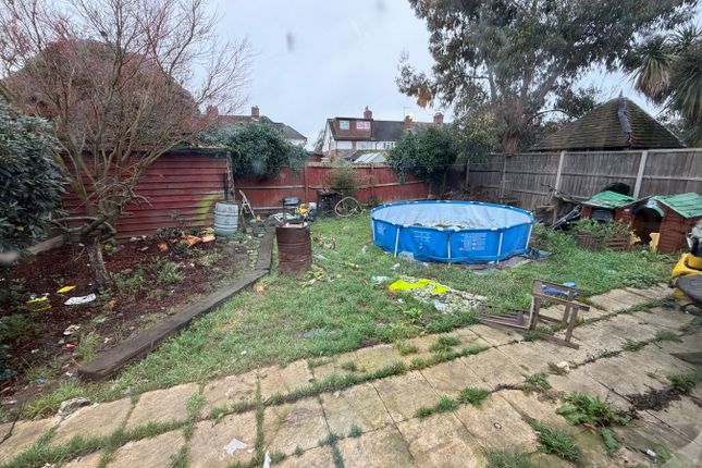 100, Station Crescent, Ashford photo 3