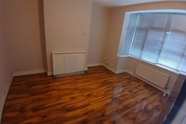 10, Barnard road, Mitcham photo 3