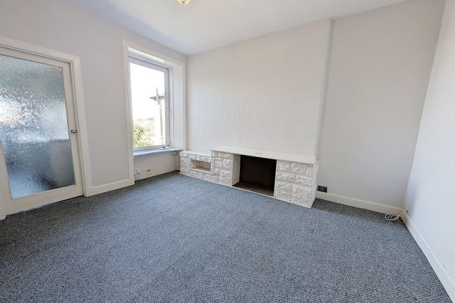73, Falkirk photo 2