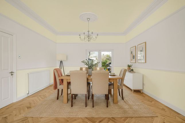 82 Ferme Park Road, London photo 3