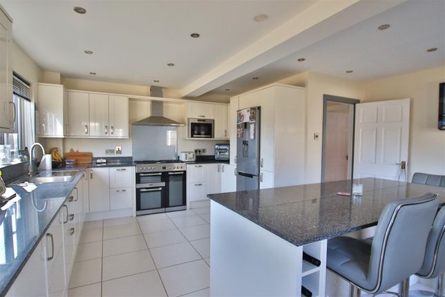 Newlands, 24, Wheatfield Avenue, Worcester photo 2