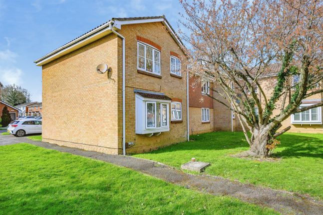 1-bed flat on 38, Hales Park Close, Hemel Hempstead, £180,000