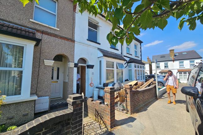 Thumbnail Terraced house to rent in Thicket Crescent, Sutton