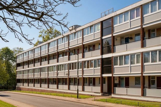 4-bed flat on 72, Ibsley Gardens, London, £290,000