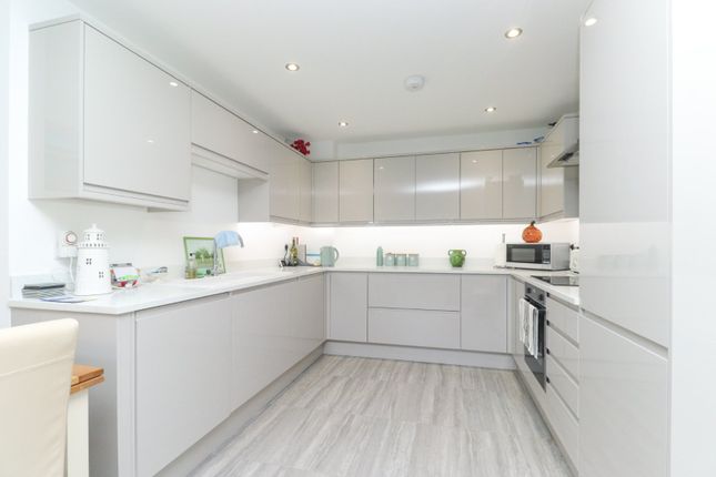 Flat 1, 8, Beach Avenue, Birchington photo 2