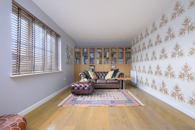13, Lochy Rise, Dunfermline photo 3