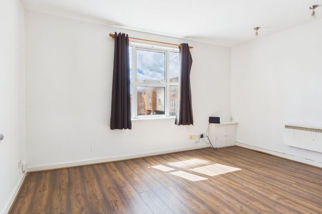 Flat 4, The Chambers, Northampton photo 2