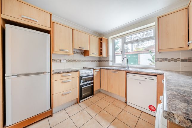 31, Craufurd Rise, Maidenhead photo 2
