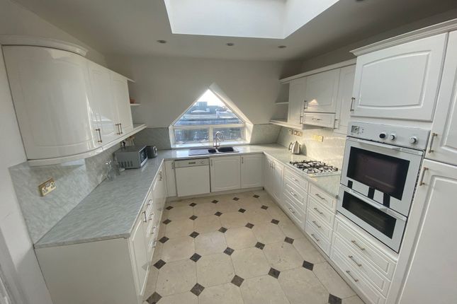 Flat to rent in Flat, Highview House, Queens Road, London
