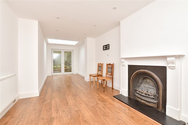 Hindhead Way, Wallington photo 5