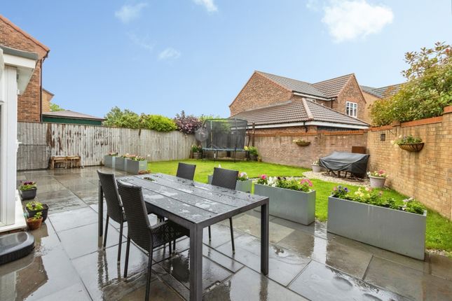 5, Amberwood Chase, West Yorkshire photo 4