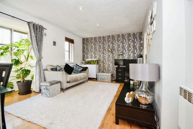 Flat for sale in Osprey Close, Falcon Way, Watford