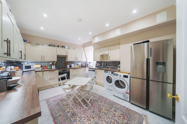 Flat for sale in The Mansion, Ottershaw Park