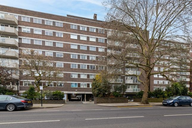 Flat to rent in Warwick Gardens, Kensington