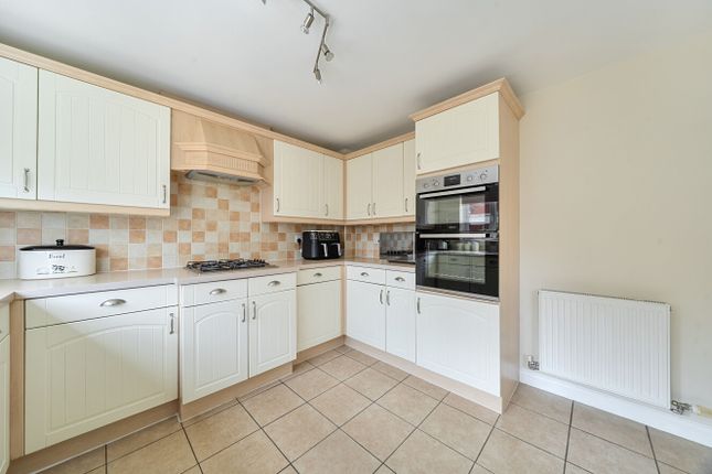 24, Dore Close, Somerset photo 4