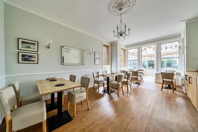 The Castleton, 1, Highcliffe Road, Swanage photo 4