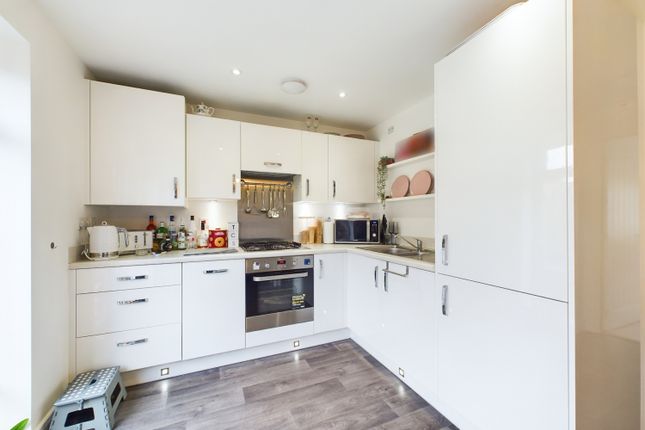 14, Chieftain Street, Bordon photo 3