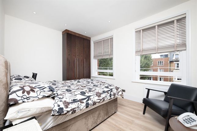 Flat 3, 266 Elgin Avenue, London photo 3