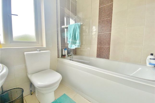 87, Warren Road, Twickenham photo 4