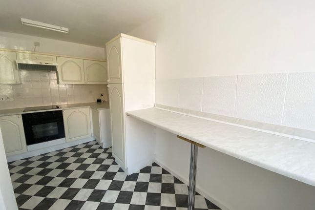 32, Bilston photo 2