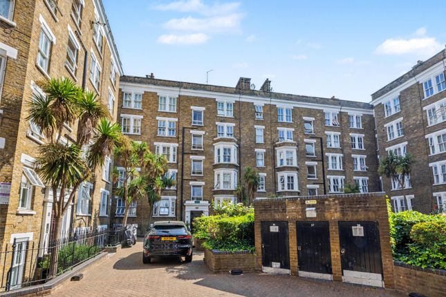 3-bed flat on 67, Dover Flats, Southwark, £123,000