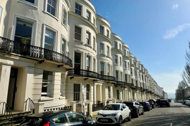 Thumbnail Property to rent in Lansdowne Place, Hove