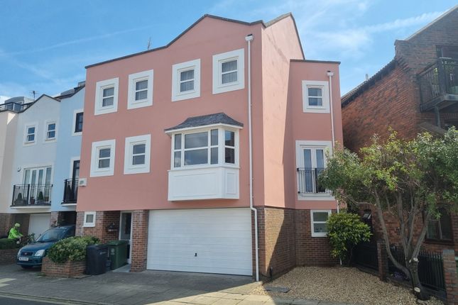 Thumbnail Town house for sale in White Hart Road, Portsmouth