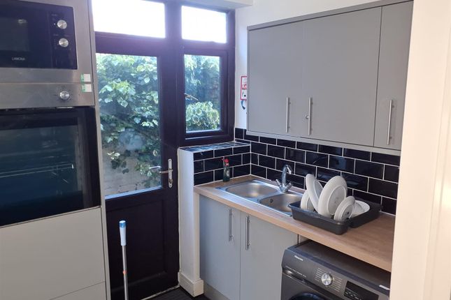 Room 3, 38, Crispin Street, St. Helens photo 3