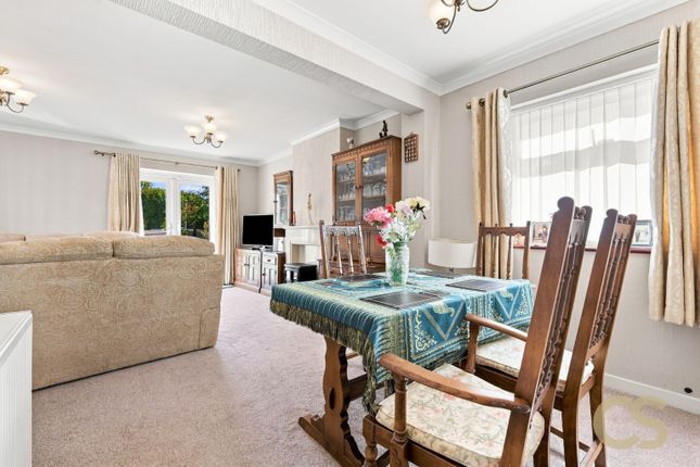 Oakley, Maplecroft Lane, Waltham Abbey photo 4