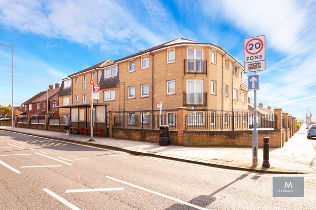 Thumbnail Flat to rent in New North Road, Ilford