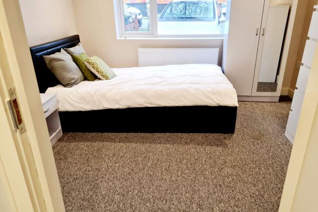 Room 1, 76C, Bessborough Road, Harrow photo 4
