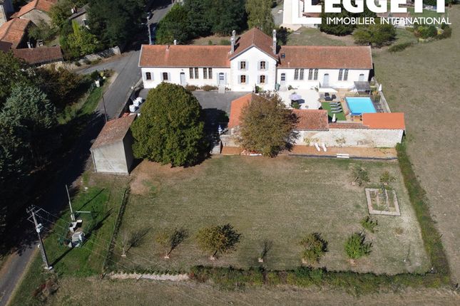 Villa for sale in Lésignac-Durand, Charente, Nouvelle-Aquitaine