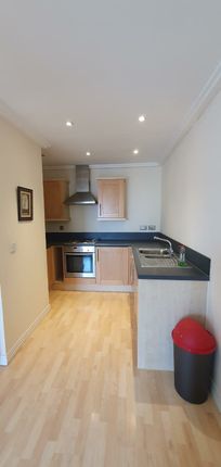 Flat to rent in Victoria Road, North Acton, London