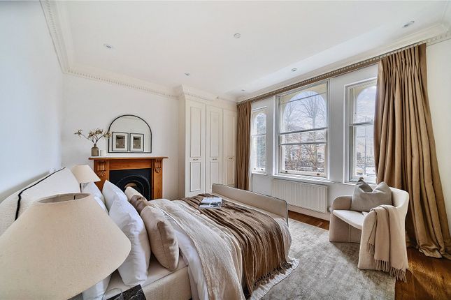 Flat for sale in Archway Road, Highgate