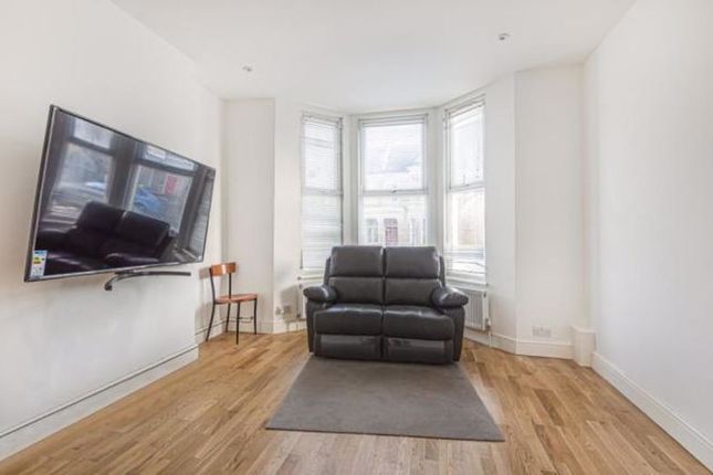 6a, Muschamp Road, London photo 4