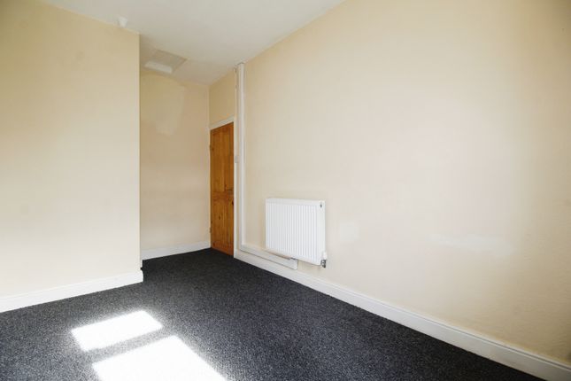 Flat to rent in Kilnhurst Road, Rawmarsh, Rotherham, South Yorkshire