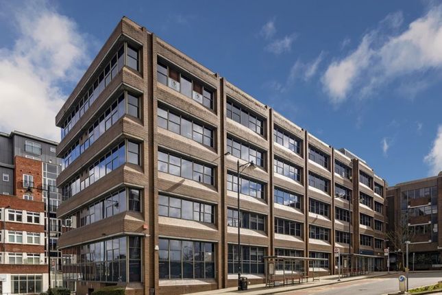 Thumbnail Office to let in Carew House, Railway Approach, Wallington, Surrey
