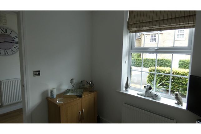 18, Castle Stead Drive, Cullingworth, Bradford photo 4