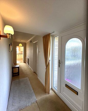 35, Charles Avenue, Gainsborough photo 2
