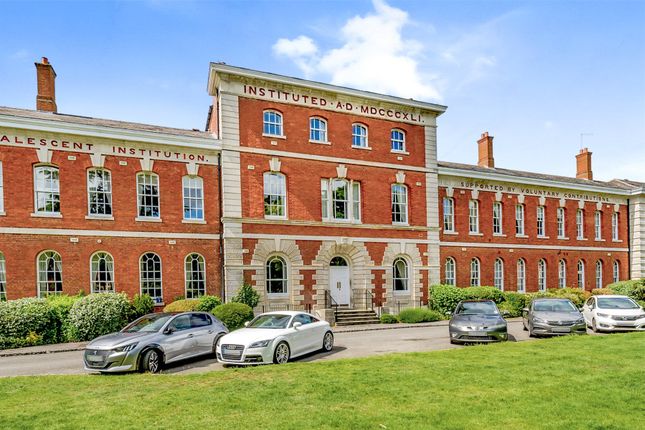 Thumbnail Flat for sale in Walton-On-Thames, Surrey
