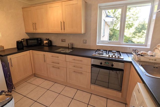 68 Beverley Court, Cedar Drive, Sunningdale photo 4