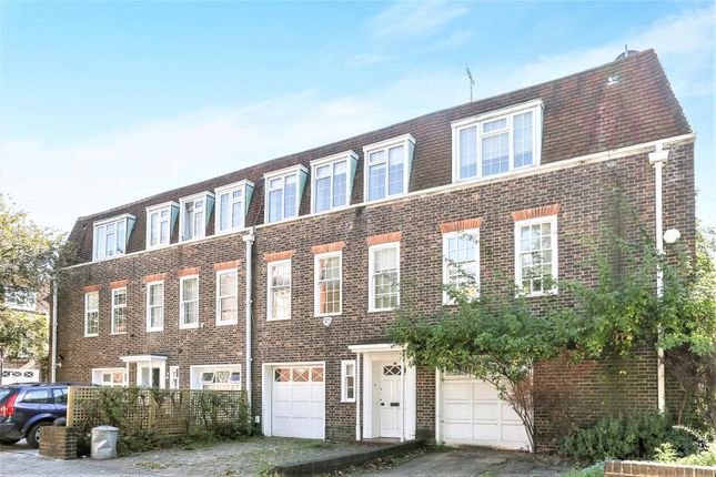 Thumbnail Property to rent in Holland Park Road, Kensington