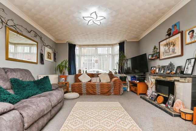 Astley Road, Essex photo 3