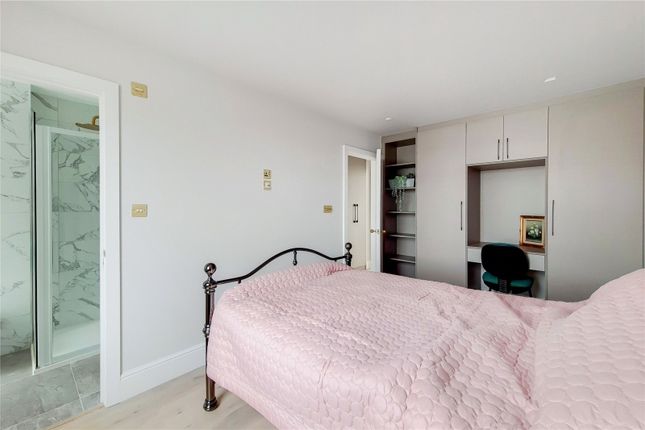 Terraced house to rent in Mossbury Road, Clapham Junction