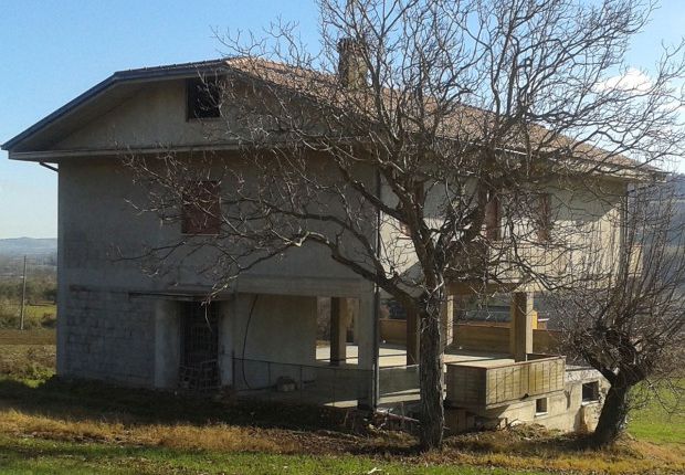 Villa for sale in Villa Vomano, Teramo, Abruzzo