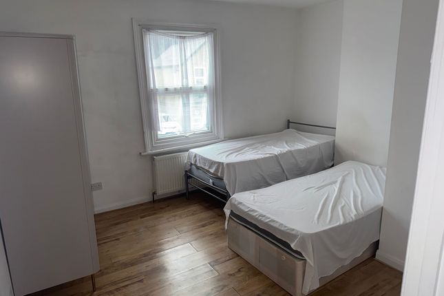 20, Eastfield Road, SLOUGH photo 5