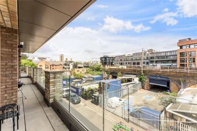 Flat for sale in Helmsley Place, London