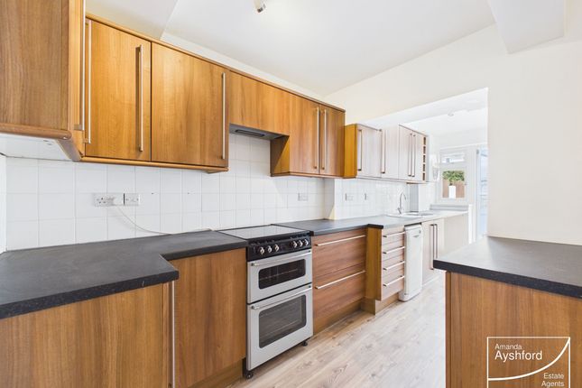 32 Barton Avenue, Paignton photo 3