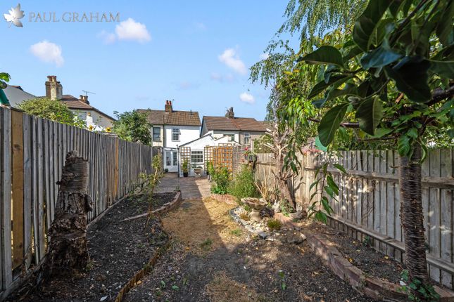 22, Sandy Lane North, Wallington photo 2